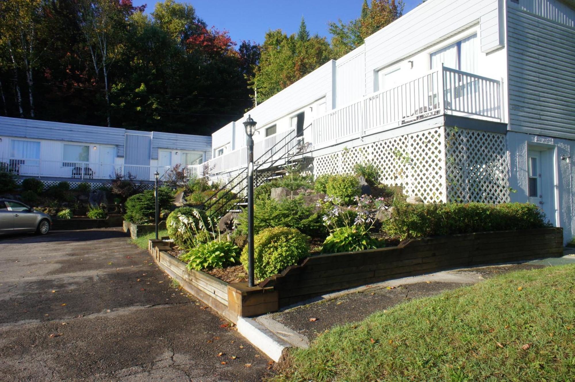 Motel Clair Mont Sainte-Agathe-des-Monts Εξωτερικό φωτογραφία